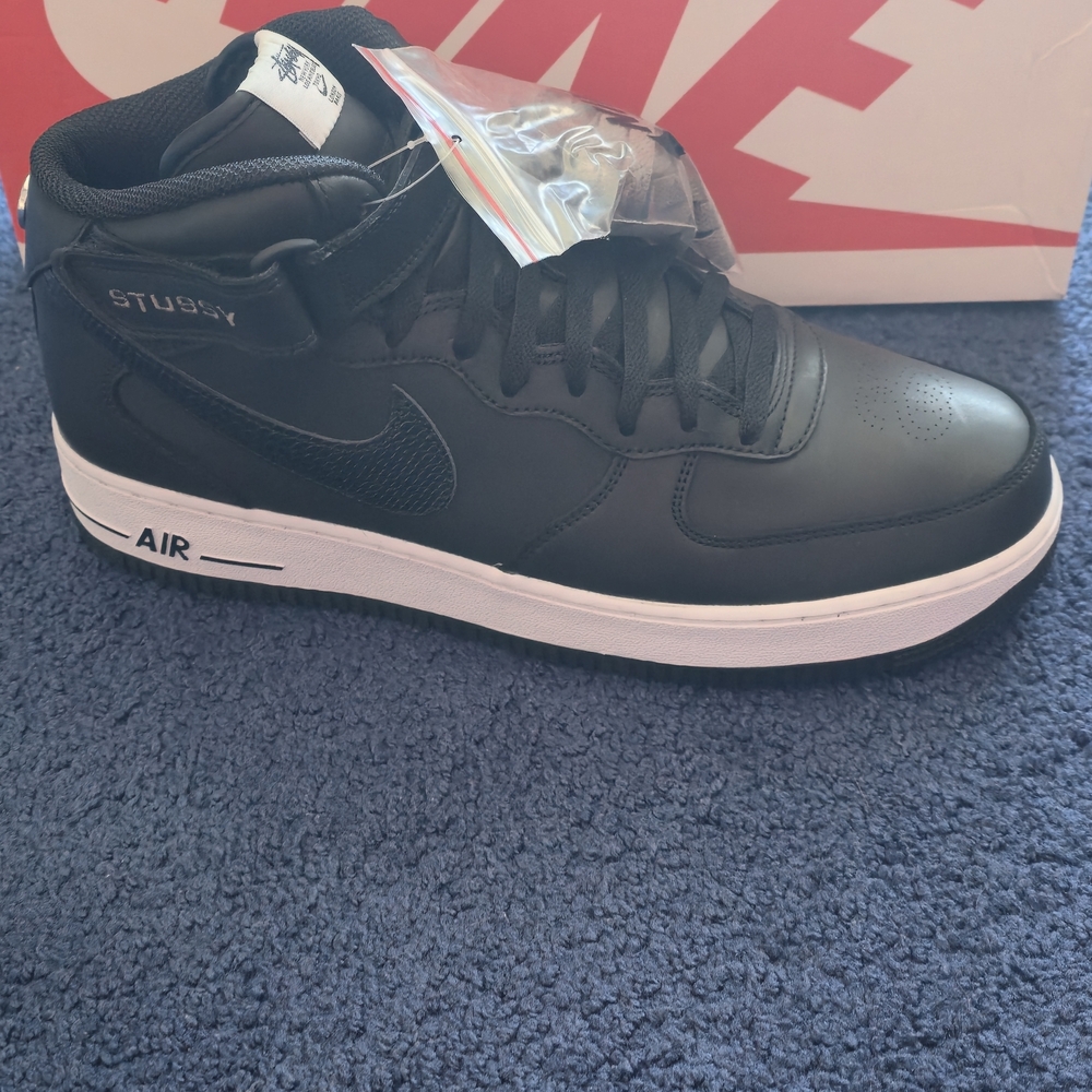 Nike Men's Black Mid-Top Sneakers with White Sole